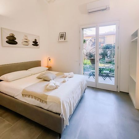Centro Storico Spina White House Apartment Pisa Bagian luar foto