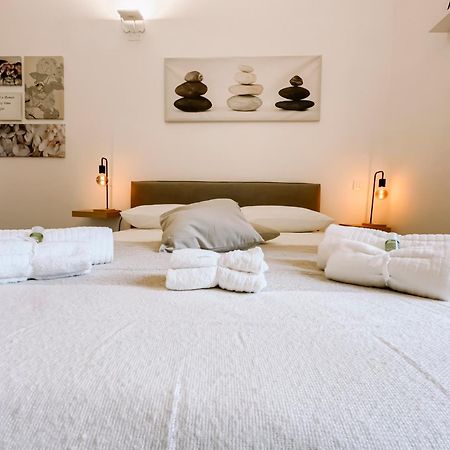 Centro Storico Spina White House Apartment Pisa Bagian luar foto