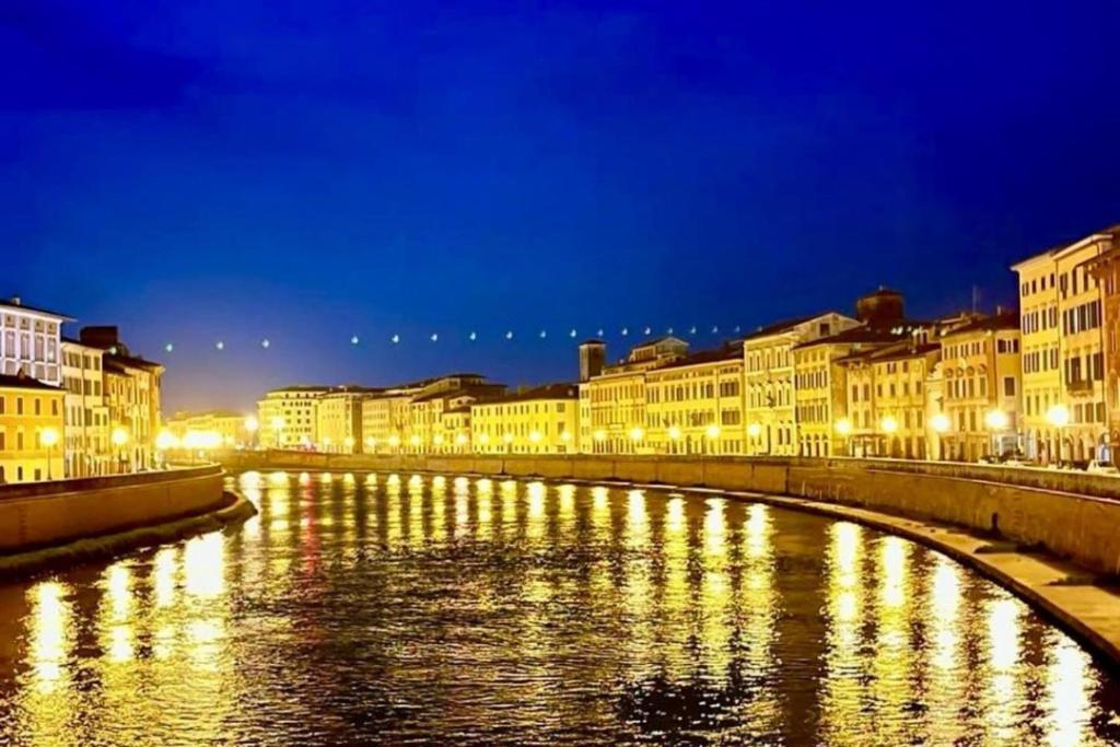 Centro Storico Spina White House Apartment Pisa Bagian luar foto